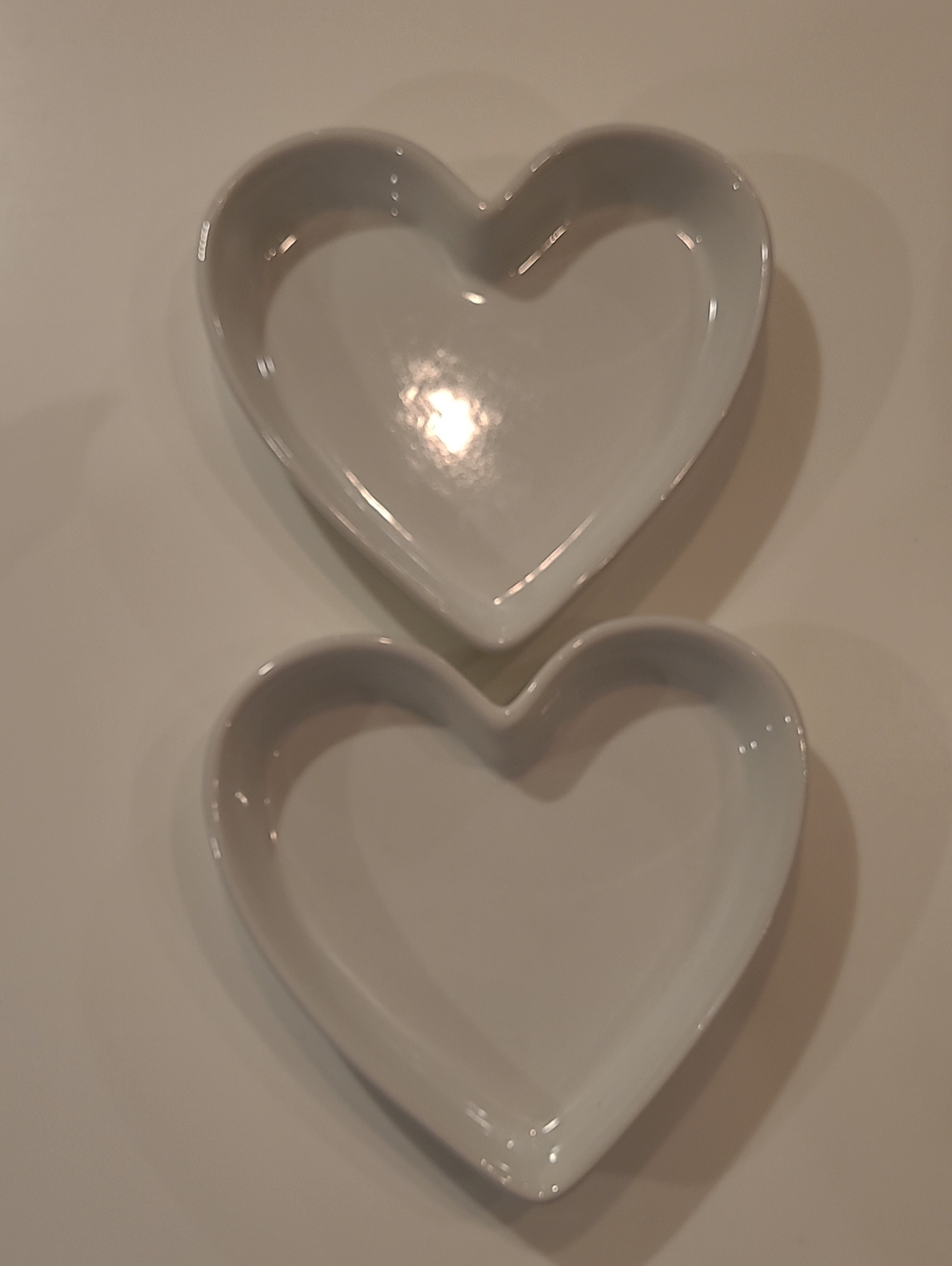 NWOT Set of 2 Heart-Shaped Ceramic Dishes